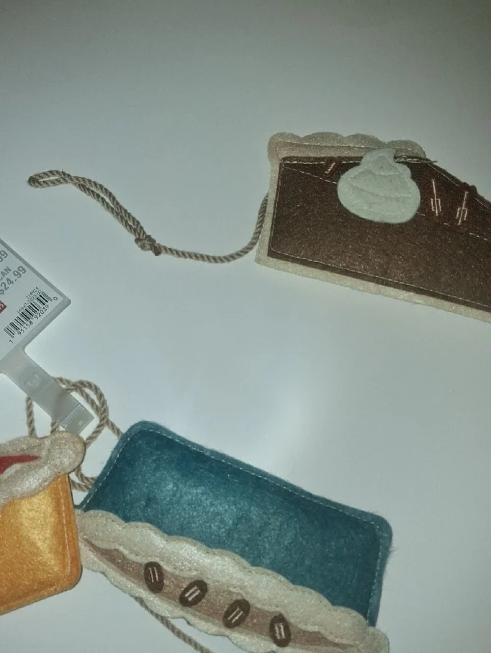Ashland Yellow and Cream Felt Pie Garland